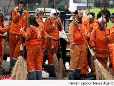 بلاتکلیفی کارگران اخراج شده شهرداری تاکستان برای بازگشت‌به کار 