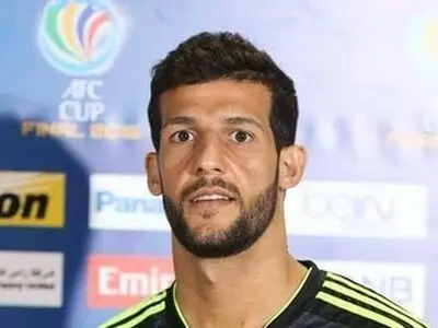 الاهلی  عربستان  به دنبال جذب مدافع تیم ملی عراق