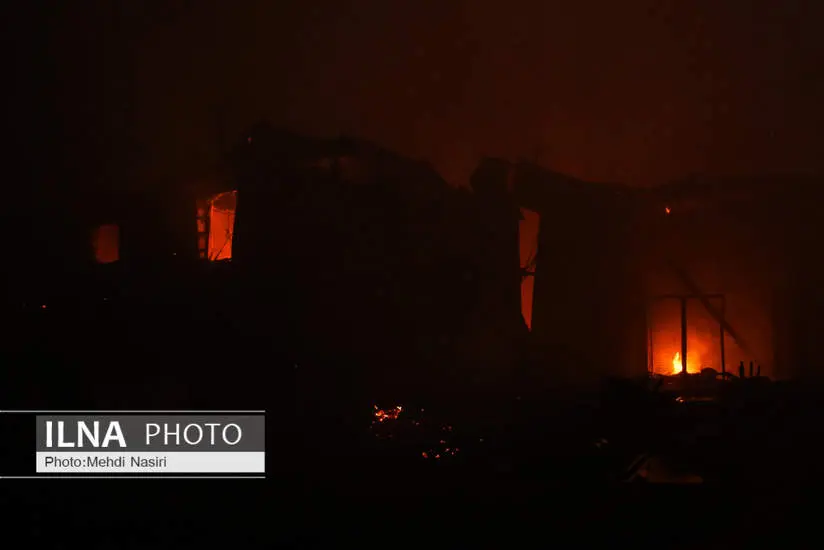  آتش‌سوزی در بارانداز ۱۲ هزار متری در شوش 