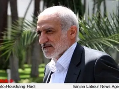 اعتقاد دولت بر مدیریت غیر سیاسی دانشگاه‌هاست