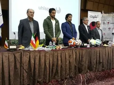 امضای قرارداد رسمی برانکو و دروازه بان استقلال با آل اشپورت