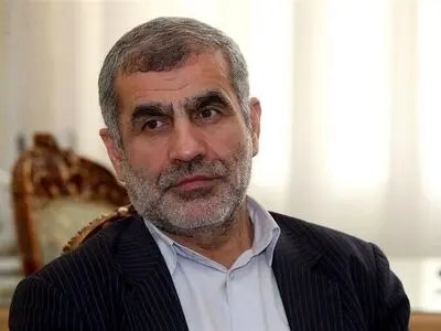 آقای نیکزاد! درد در روسری نیست، در سر است/ وضع حجاب را دیدی ، گرانی و فقر و خیلی چیزهای دیگر را ندیدید