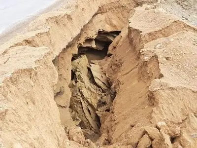 ترانشه برداری علت رانش محور فرخشهر به دزک است