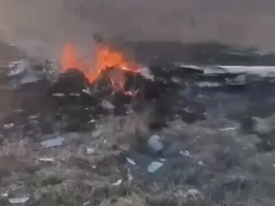 سقوط یک هواپیمای سبک در منطقه رامنسکویه در حومه مسکو دو کشته برجا گذاشت + فیلم