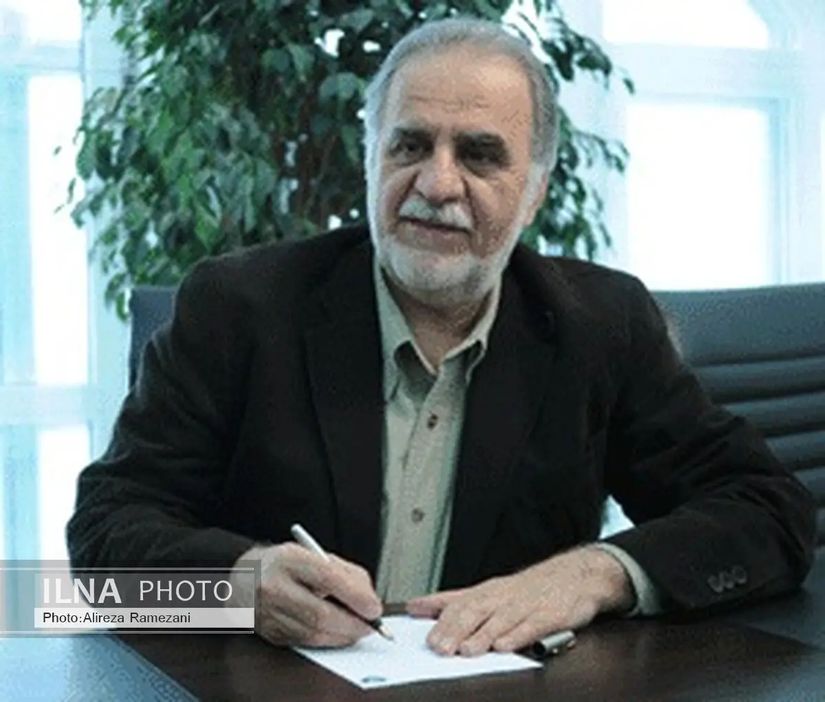 کاهش حقوق دولتی برای حفظ بازار صادراتی ضروری است
