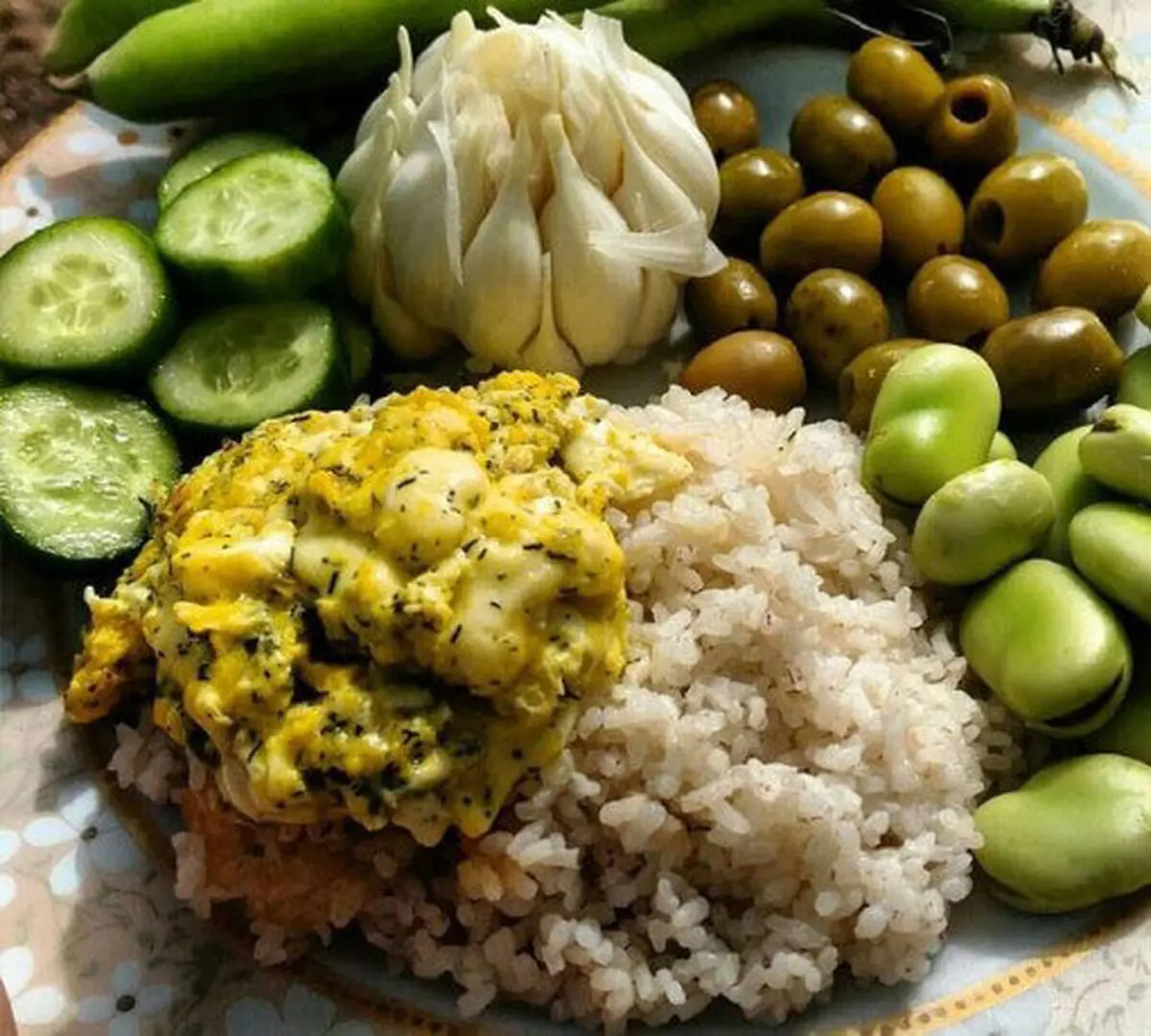 طرز تهیه پنیر برشته ؛ غذای محلی گیلانی‌ها 