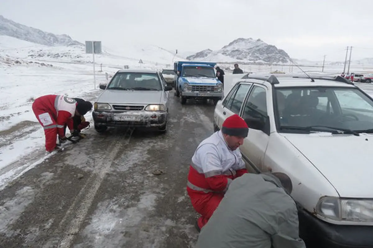 برف و کولاک در ۱۳ استان کشور/امدادرسانی به بیش از ۳۵۰۰ نفر