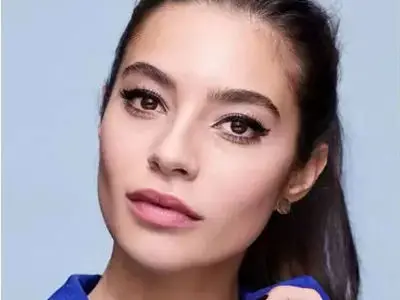 راهنمای کامل کاشت و اکستنشن مژه