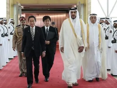 نخست‌وزیر ژاپن وارد قطر شد
