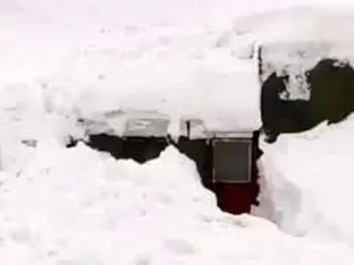 ویدئویی باورنکردنی از حجم بارش برف در پیرانشهر + فیلم