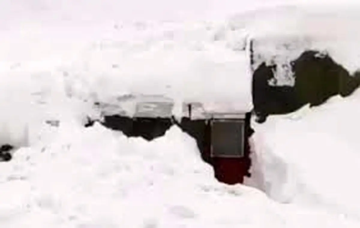 ویدئویی باورنکردنی از حجم بارش برف در پیرانشهر + فیلم