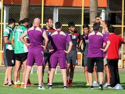 مربی پرسپولیس ایران را ترک کرد/سرخپوشان در تدارک دیدار با ملوان