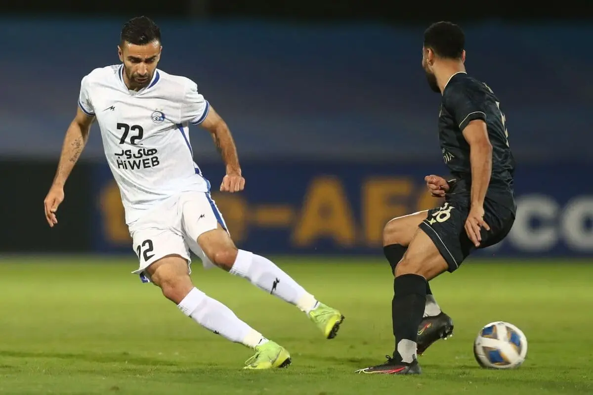 ویدیو: ضربه خطرناک مدافع الاهلی به تیرک دروازه مظاهری برخورد کرد