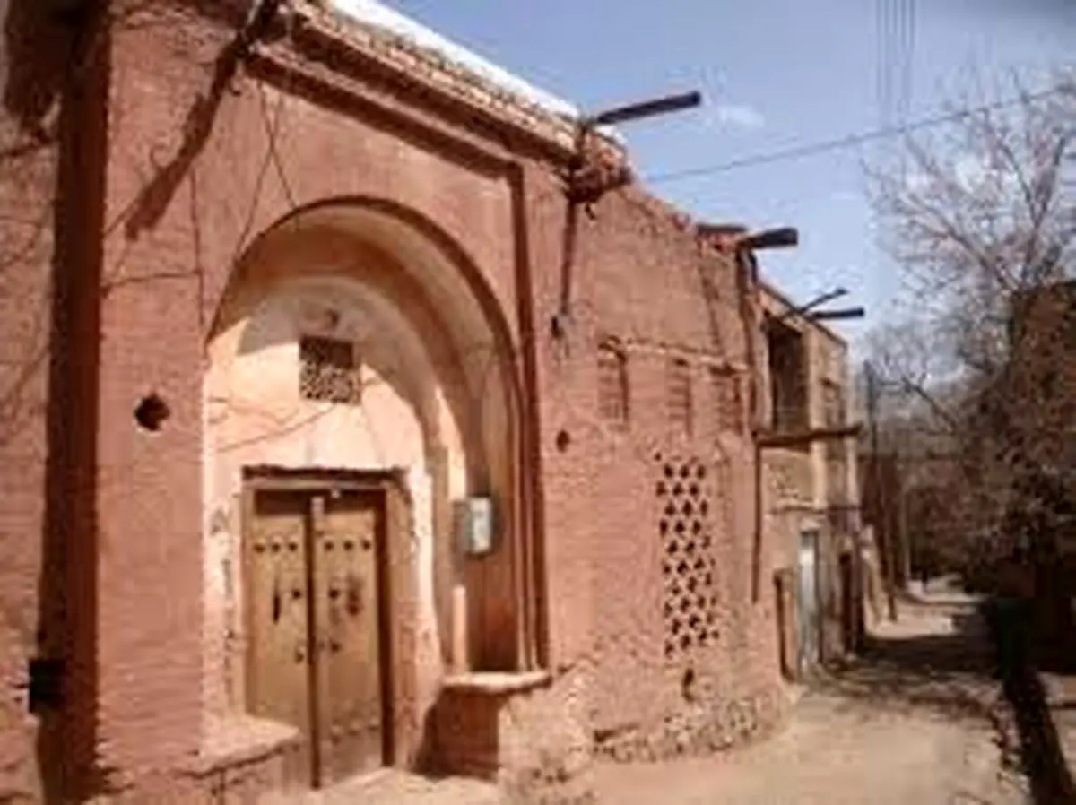 ممنوعیت ورود گردشگران در تاسوعا و عاشورا به روستای تاریخی ابیانه