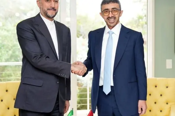 Iran, UAE FMs discuss bilateral ties