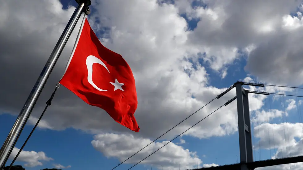 موافقت دادگاه قانون اساسی ترکیه با تحریم‌ها علیه حزب دموکراتیک خلق

