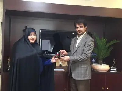 اهدای نخستین مدال جام ایثار به دختر شهید خلبان علی اکبر شیرودی