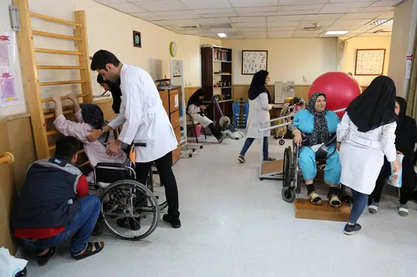 اهدای اقلام توانبخشی به مددجویان بهزیستی فارس