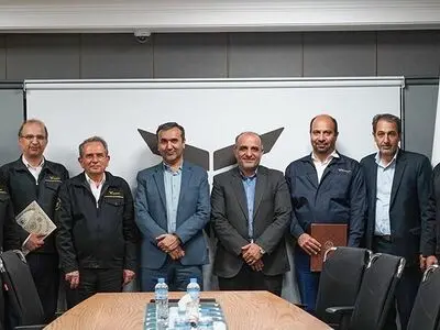 گروه بهمن در سخت‌ترین شرایط با کمیته امداد همکاری کرد