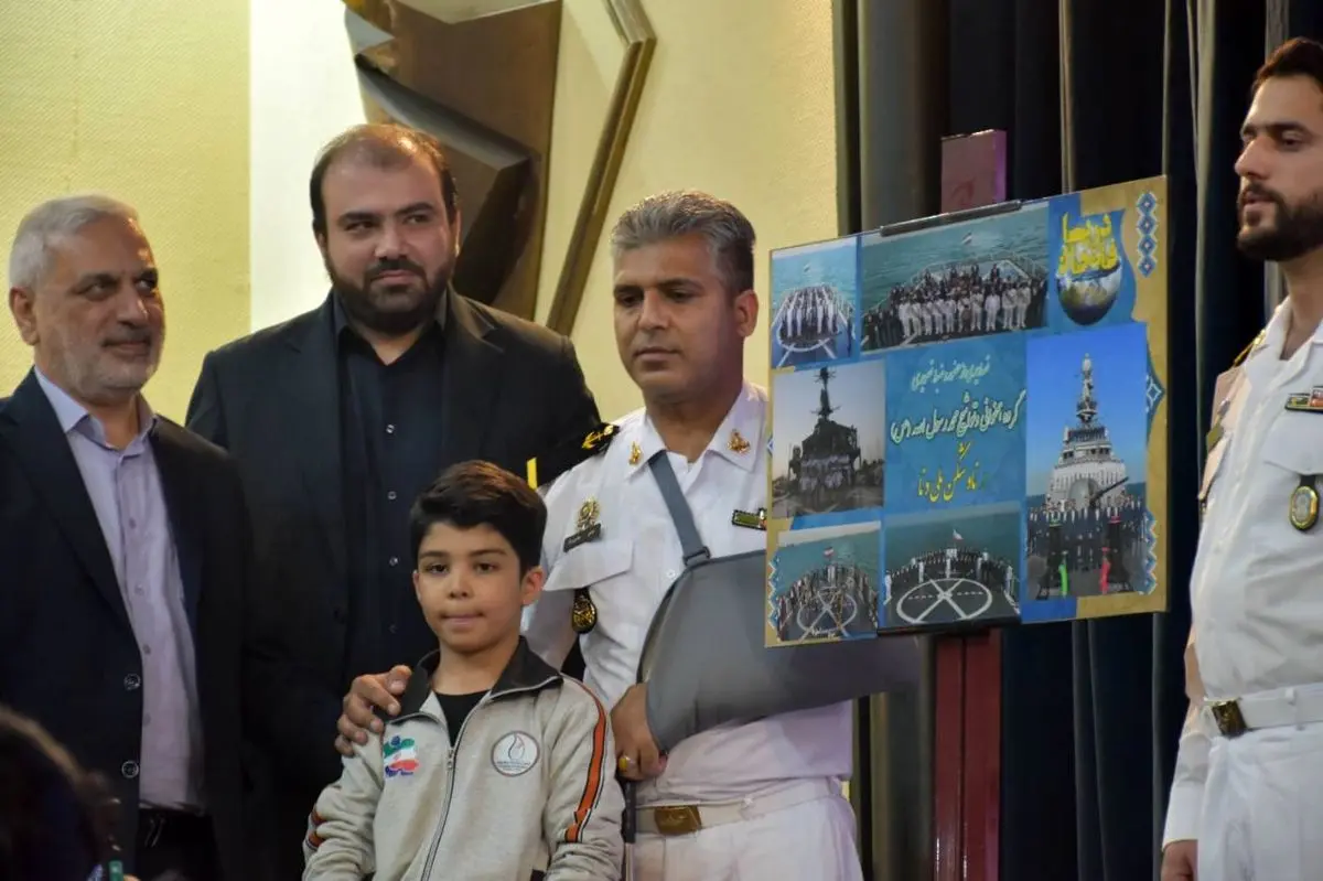 آیین رونمایی از آلبوم «فاتحان دریا» برگزار شد