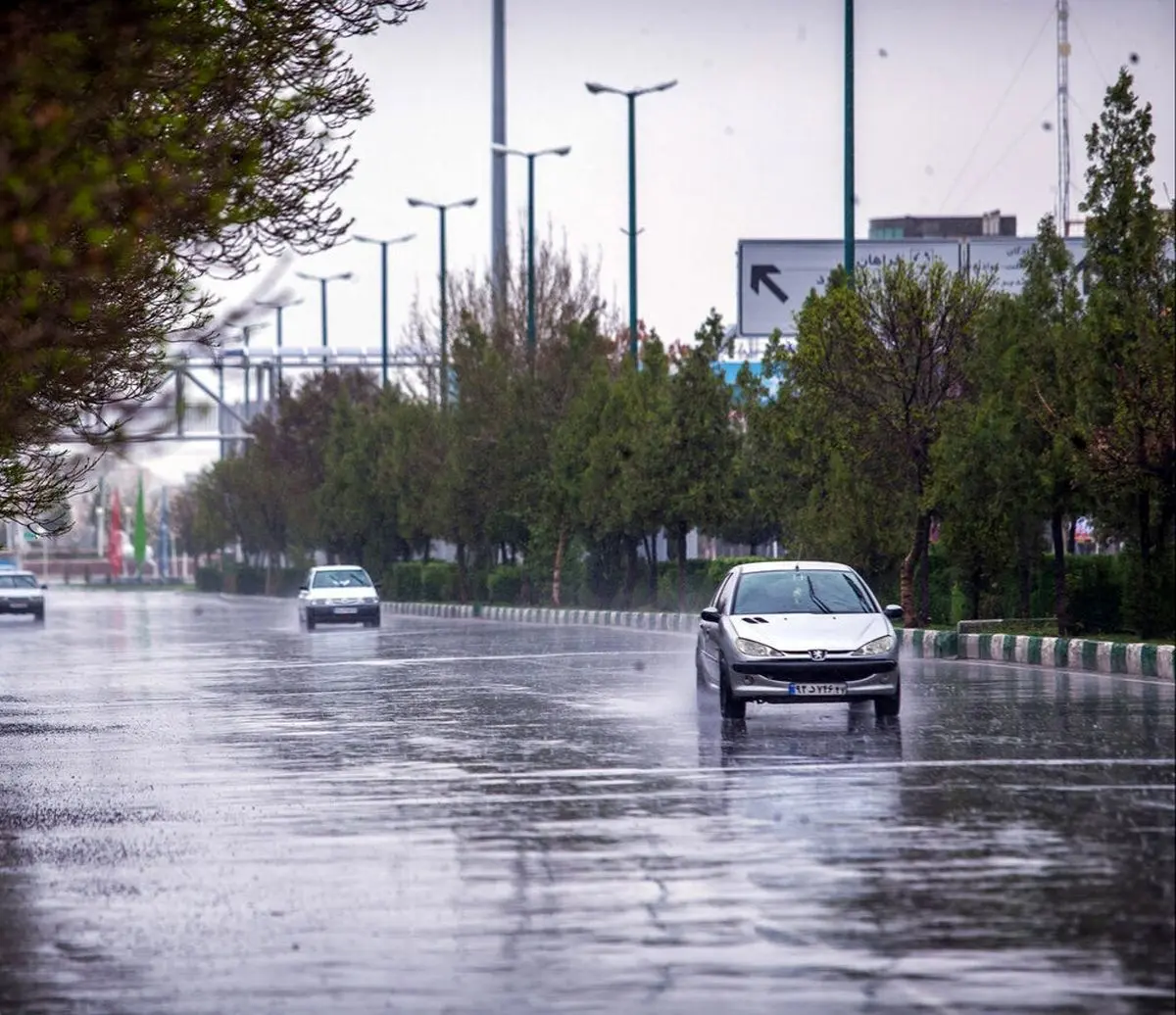 جاده های کرمانشاه لغزنده است/ رانندگان احتیاط کنند