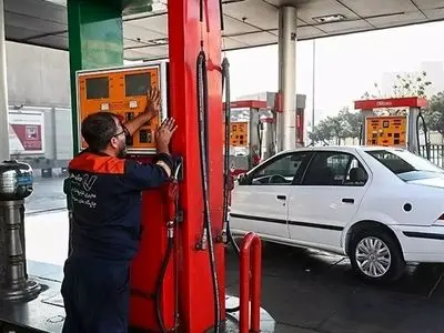 سیاست‌های قیمتی بنزین و چالش‌های اجرایی آن