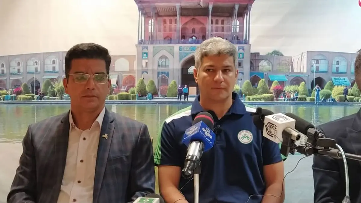 پاشایی:  انقدر آماتور نیستیم که بازیکن بدون قرارداد یک ماه کنار تیم تمرین کند/ کار اسدبیگی از لحاظ اخلاقی درست نبود