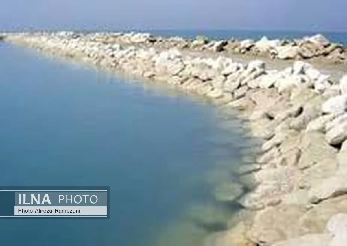 ساخت بزرگ‌ترین موج‌شکن ایران در جاسک هرمزگان