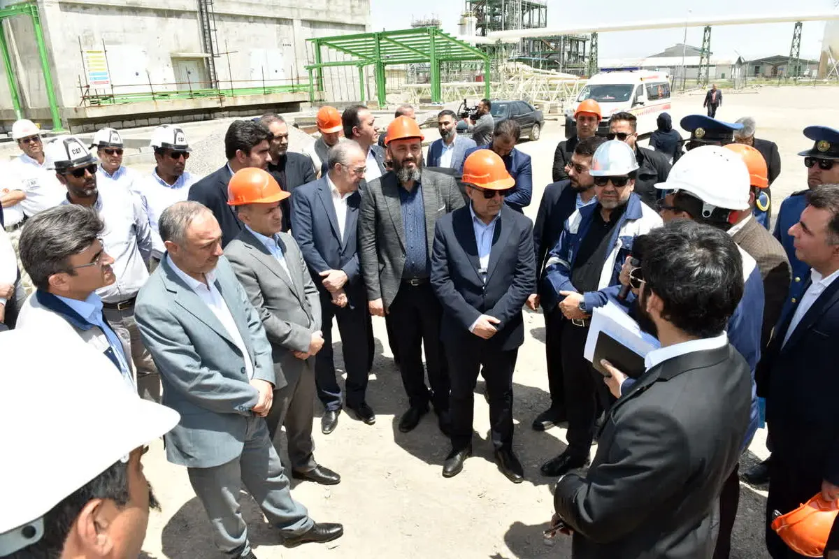 بازدید میدانی استاندار آذربایجان شرقی از قلب صنعت شمالغرب؛ حمایت کامل برای پیشرفت پروژههای پتروشیمی تبریز