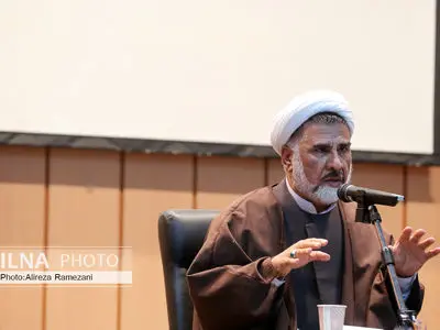 اینکه عده‌ای بنشینند و با پرونده‌سازی افراد را دستگیر کنند، سودی برای کشور ندارد/ جای منتقد زندان نیست، در صدا و سیماست