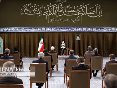 قائد الثورة الاسلامیة: لاینبغی التعویل على الغرب بشان البرامج الداخلیة