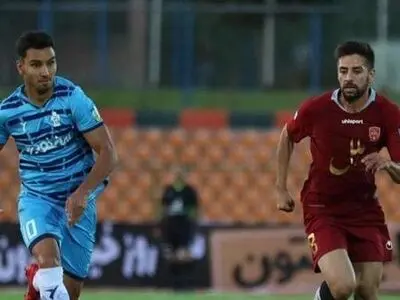 ذوب آهن به دنبال هافبک شهر خودرو