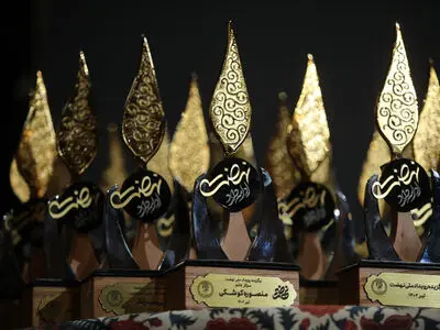 تقدیر از دختر شهید هسته‌ای/ حجت‌الاسلام قمی: مبلغان حقیقی اسلام شهدا هستند