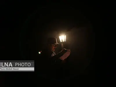 نمایش «درخشش» به نویسندگی و کارگردانی بهنود محمدی‌پور