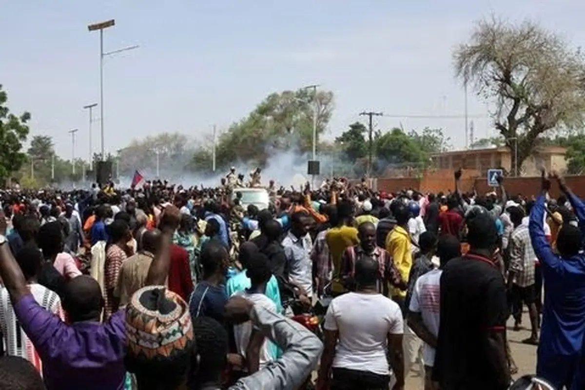 فرانسه شهروندانش را از نیجر خارج می‌کند