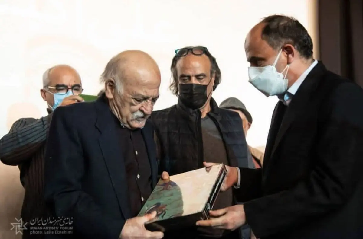 جشن زادروز علی‌اکبر صادقی در خانه هنرمندان برپا شد/ خواب کودکانی را نقاشی می‌کنم که پدرانشان شهید شدند