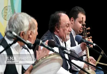 پدرم با کمانچه‌نوازی بیماران را شفا می‌داد