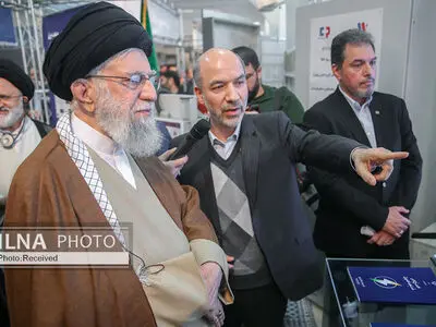  بازدید رهبر انقلاب از نمایشگاه توانمندی‌های تولید داخل