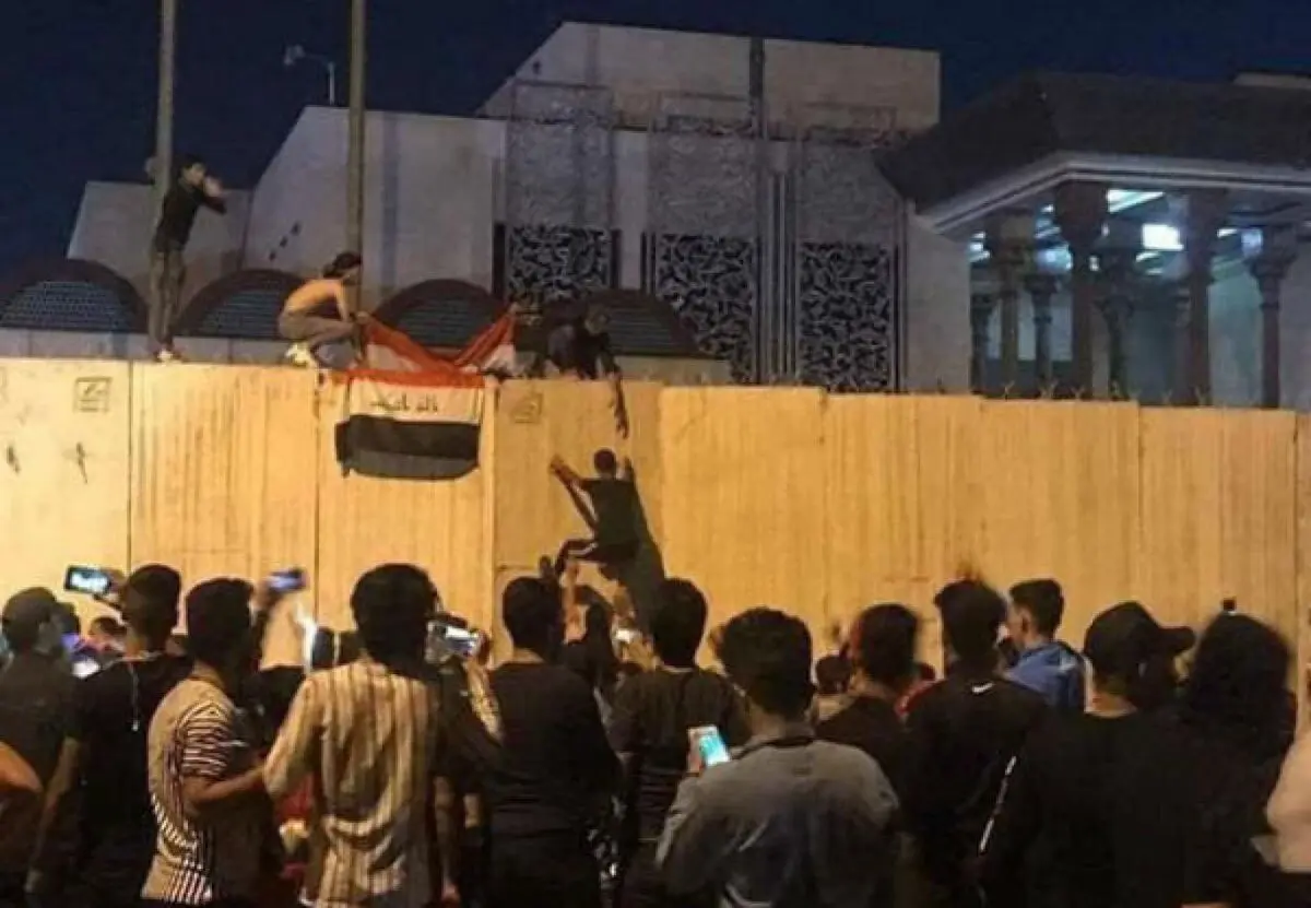 شرطة کربلاء: نسیطر على الاوضاع فی محیط القنصلیة الإیرانیة
