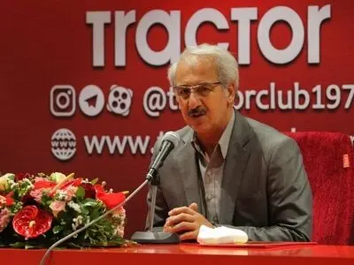 نظمی: فیروز کریمی چند بازیکن که عملکردشان مقابل استقلال ضعیف بود را به ما معرفی کرده است/ چون سهمیه نداشتیم نداشتن مجوز حرفه‌ای برای ما دردسرساز نیست/ تبلیغات محیطی برای ما مهمتر از استقلال و پرسپولیس است