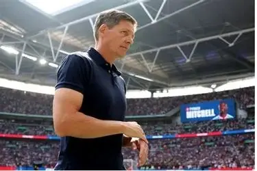 شوخی جالب گلاسنر با اسماعیل سار در رختکن کریستال پالاس