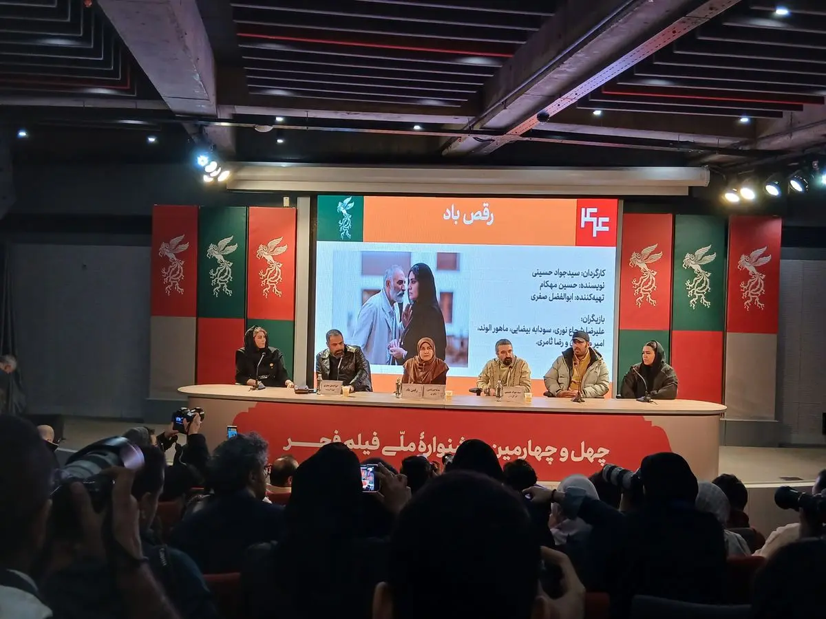 خالق یک اثر هنری نمی‌تواند به اتفاقات روز جامعه بی‌تفاوت باشد