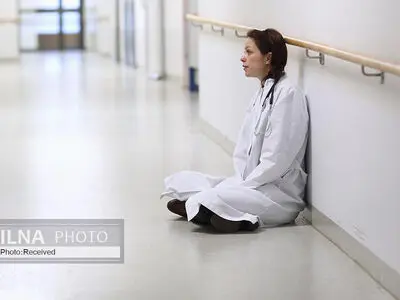 افزایش خودکشی کارکنان سلامت در دوران کرونا/ افزایش تعرض و خشونت کلامی علیه کادر درمان
