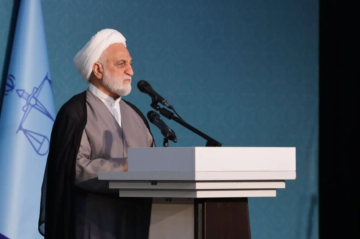 مقامات بانک مرکزی را ملزم کرده‌ایم از اختیاراتشان در جهت انحلال یا اصلاح بانک آینده استفاده کنند