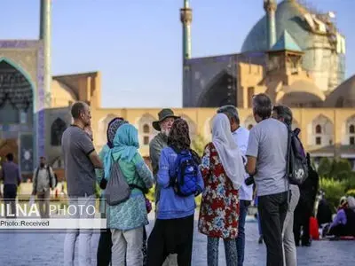 چانه‌زنی‌ بر سر قیمت تورهای ورودی ادامه دارد/ اگر اتفاق جدیدی نیفتد گردشگری رونق می‌گیرد/ سفر ۲۵ ریالی از عمان به ایران ساختگی است