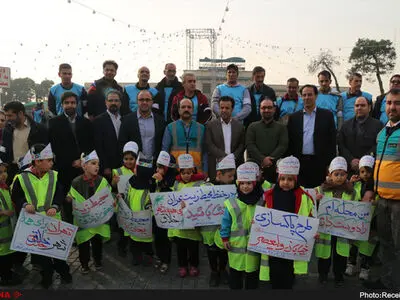 مشارکت مردم در جمع‌آوری زباله از میدان راه‌آهن تا میدان تجریش