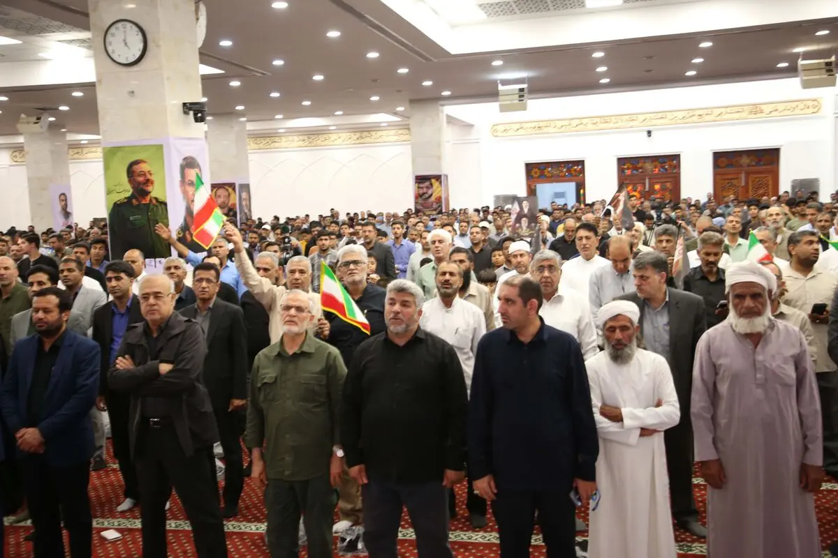 هرمزگان در سوگ فرماندهان اقتدار؛ تجلی وحدت مردم در بزرگداشت شهید پاکپور +فیلم