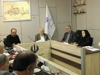 لزوم بازنگری قانون و آیین‌نامه پاسداشت زبان فارسی