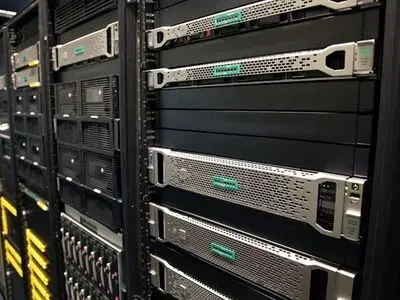 خرید سرور hp با بهترین قیمت و گارانتی یکساله در ویرا سرور