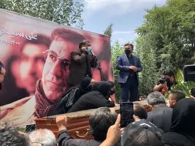 پیکر علی سلیمانی در قطعه هنرمندان آرام گرفت/ کرونا پیله بود،‌ دور تو تنیده شد، تو پروانه شدی...